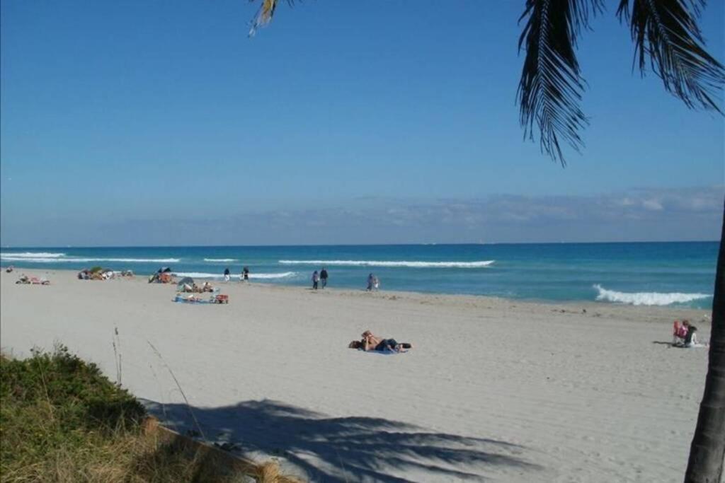 Appartement Steps From The Beach Right On The Waterfront à Hollywood Extérieur photo