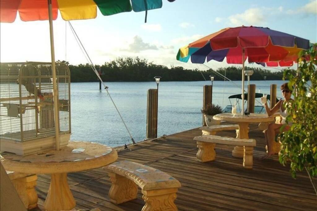Appartement Steps From The Beach Right On The Waterfront à Hollywood Extérieur photo